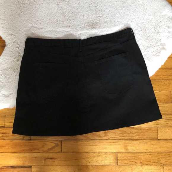 Banana Republic Denim Mini‎ Skirt - Picture 3 of 4